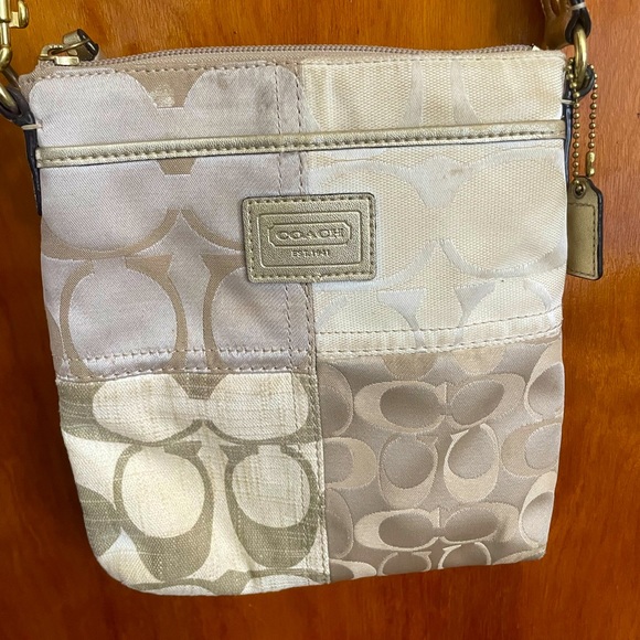 Coach Signature Crossbody / Shoulder Bag - Picture 1 of 5